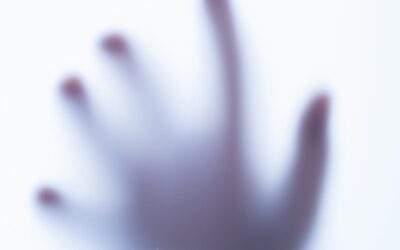 Comment détecter les phénomènes de poltergeist : guide pour débutants